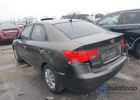 2010 Kia Forte Ex z USA, uszkodzony, nr VIN KNAFU4A28A5844553